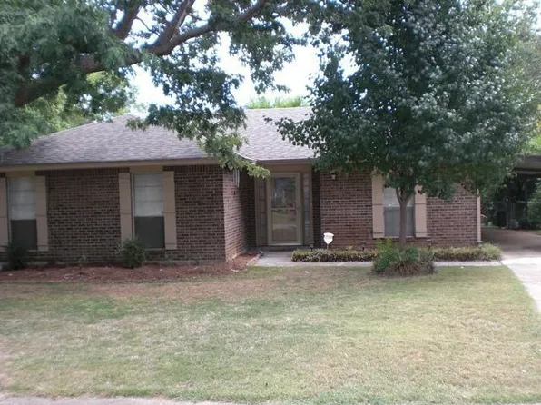 2645 Green Oaks Dr, Montgomery, AL 36107