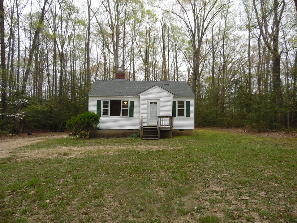 2BR, 1BA rancher with open floor plan. Recently remodeled on inside! Owner/Agent. NO PETS ALLOWED