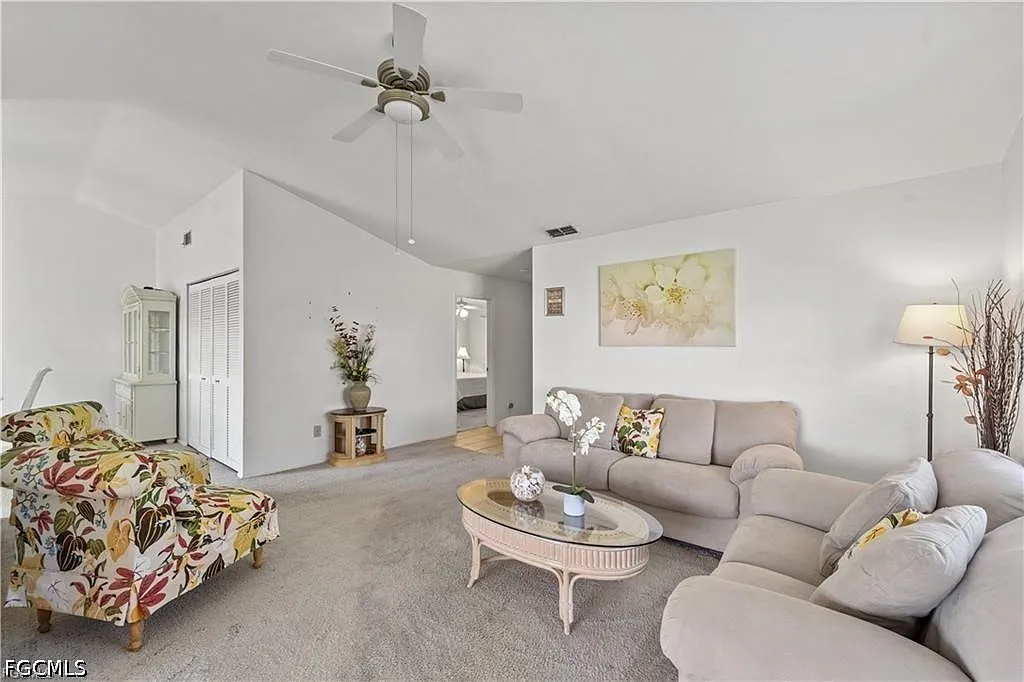 2 bed, 2.0 bath, 1043 sqft, $1,700 — Photo 4
