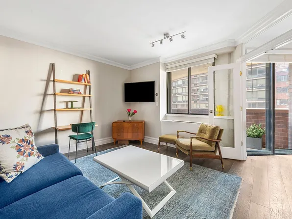233 E 86th St APT 9A, Manhattan, NY 10028