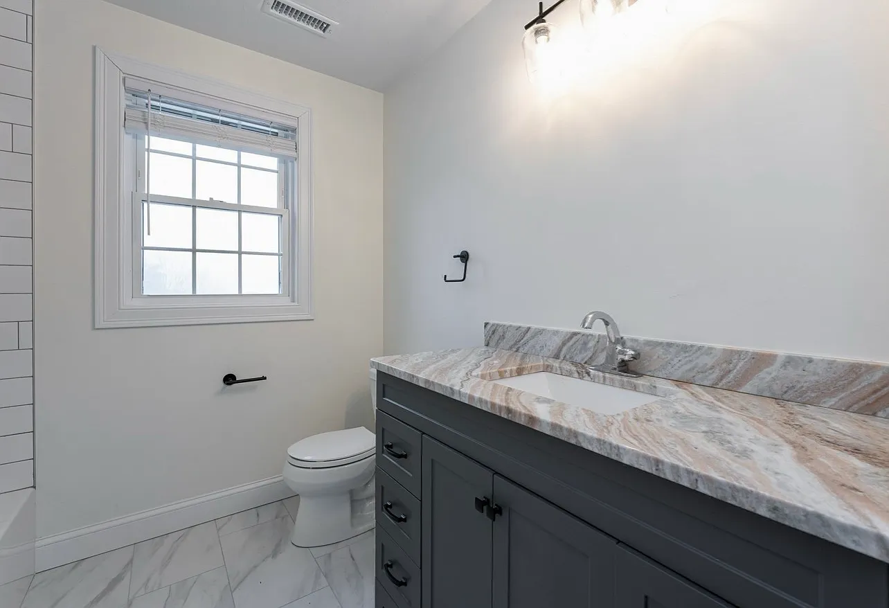 4 bed, 3.5 bath, 2200 sqft, $4,500 — Photo 1
