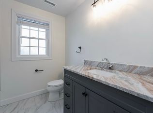 8 Vista Cir, Rutland, MA 01543