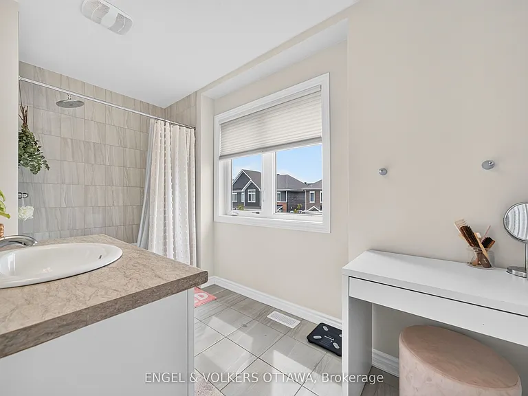 33 Focality Cres — Photo 28