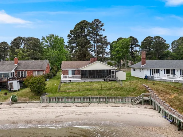 899 N Glebe Rd, Montross, VA 22520