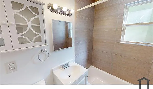 2 bed, $1,998 — Photo 2
