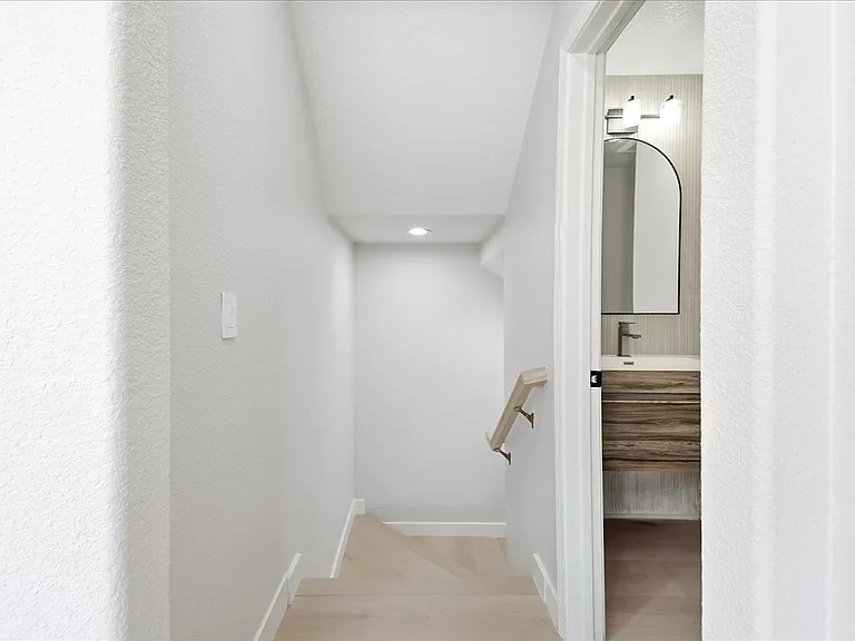 521 Porpoise Bay Ter #A — Photo 33