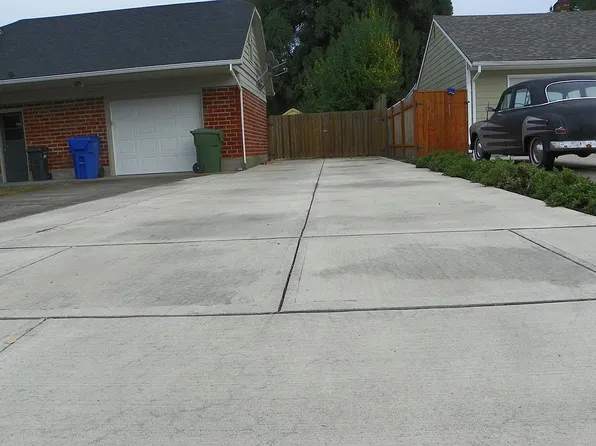 2184 Laurel Ave NE, Salem, OR 97301