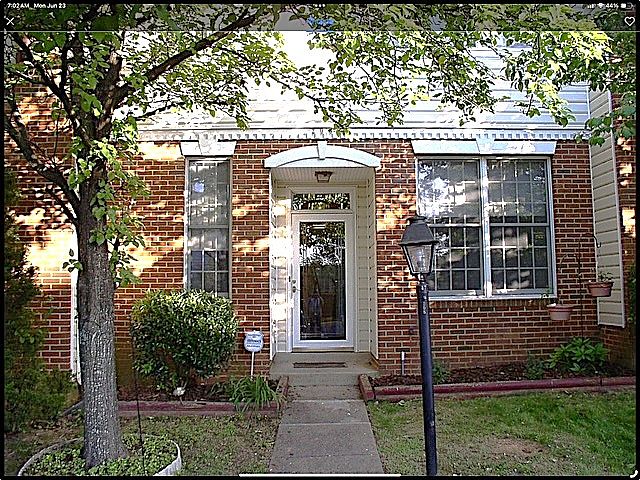 1st image of 208 W Park Dr