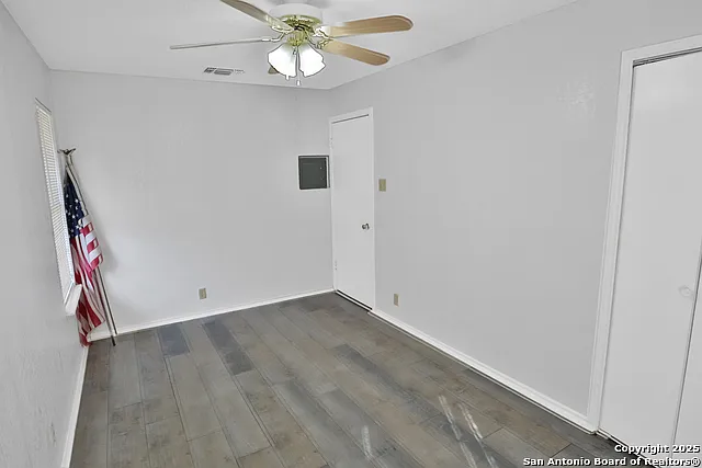 215 Birchwood Dr — Photo 9