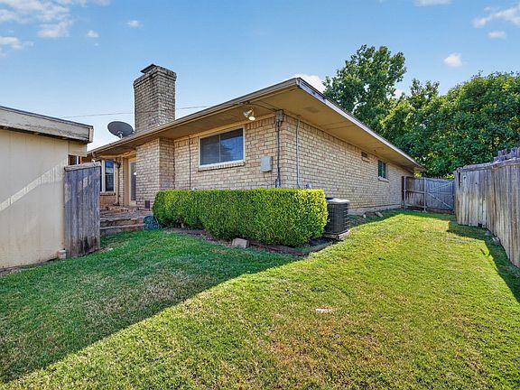 4th image of 10526 Ravenscroft Dr