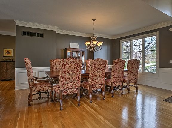 4th image of 16417 Rosewood St