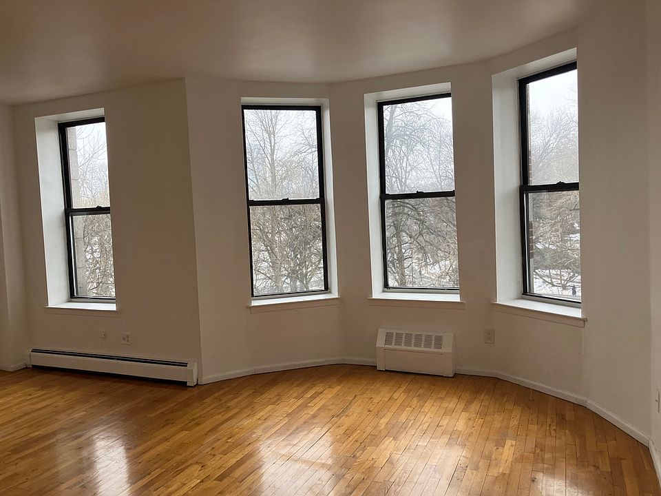 1st image of 137 W 110th St APT 4C