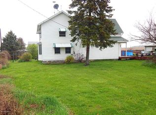 8691 Carlton Center Rd, Woodland, MI 48897