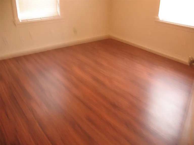 2610 Scott St — Photo 3