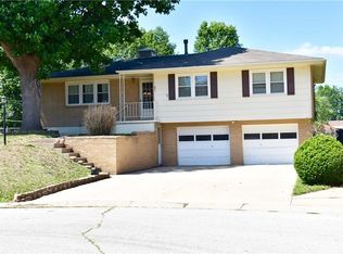 61 Jaguar Cir, Saint Joseph, MO 64506