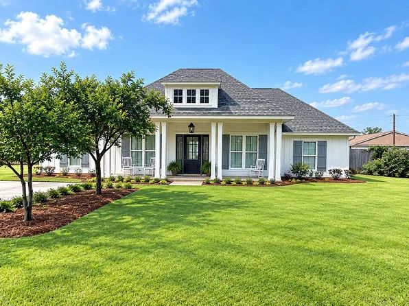 509 Cypress St, Leland, MS 38756