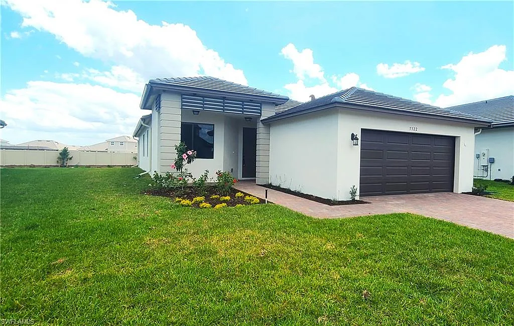 3 bed, 3.0 bath, 1918 sqft, $2,650 — Photo 2