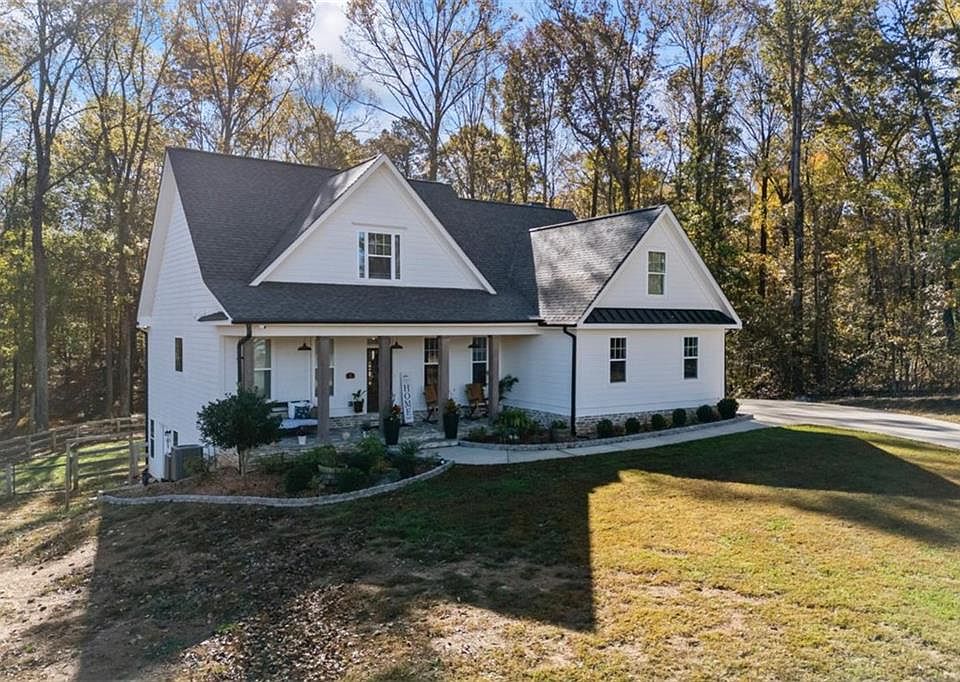 1st image of 11 Bradley Rd