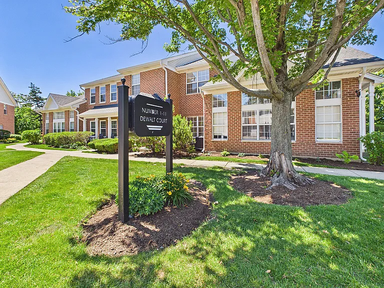 3 Charlotte Cir — Photo 4