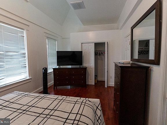 4th image of 4705 8th St NW