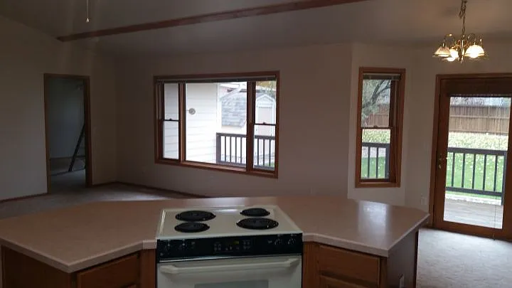 235 Emerald Dr — Photo 5