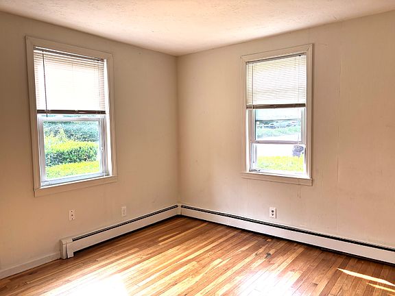 5th image of 337 Village St #1R