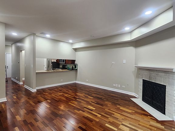 3rd image of 1271 Cranbrook Dr