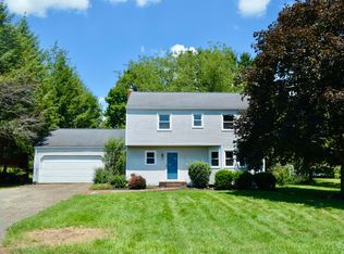 10 Arrowhead Dr, Fredericktown, OH 43019