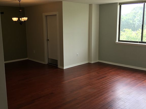 2nd image of 4401 Lee Hwy APT 68