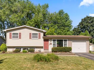 817 Sharon Dr, Dekalb, IL 60115