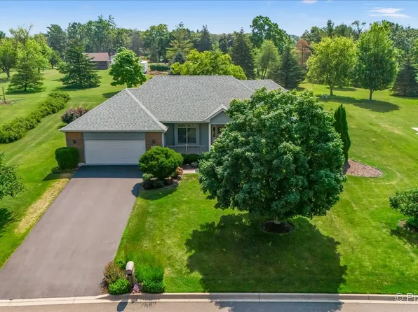 971 Teton Dr, Woodstock, IL 60098