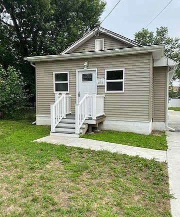 4th image of 4012 Jackson Ave