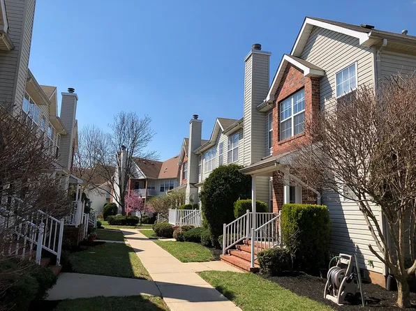 350 Bowler Ct, Piscataway, NJ 08854