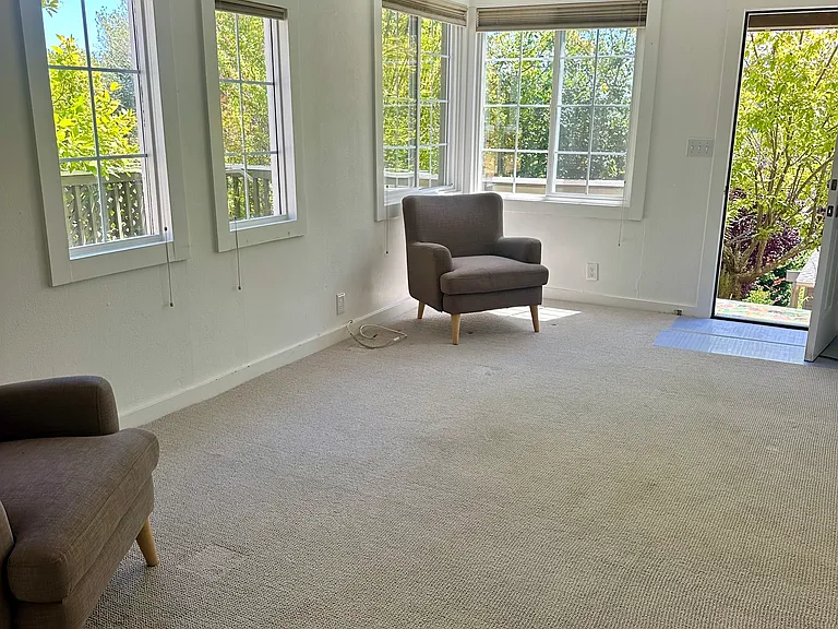 490 Green Glen Way #1 — Photo 3