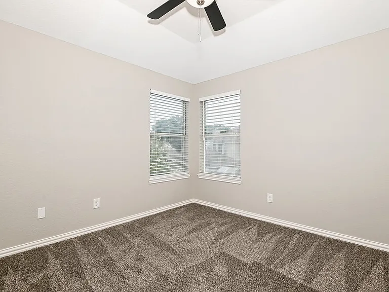1506 Rancho Dr — Photo 14