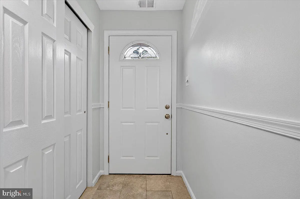 3 bed, 2.5 bath, 1440 sqft, $2,800 — Photo 3
