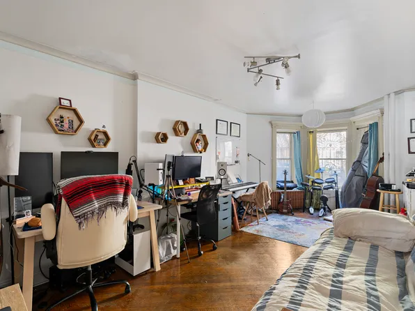 882 Park Place image 33 of 49