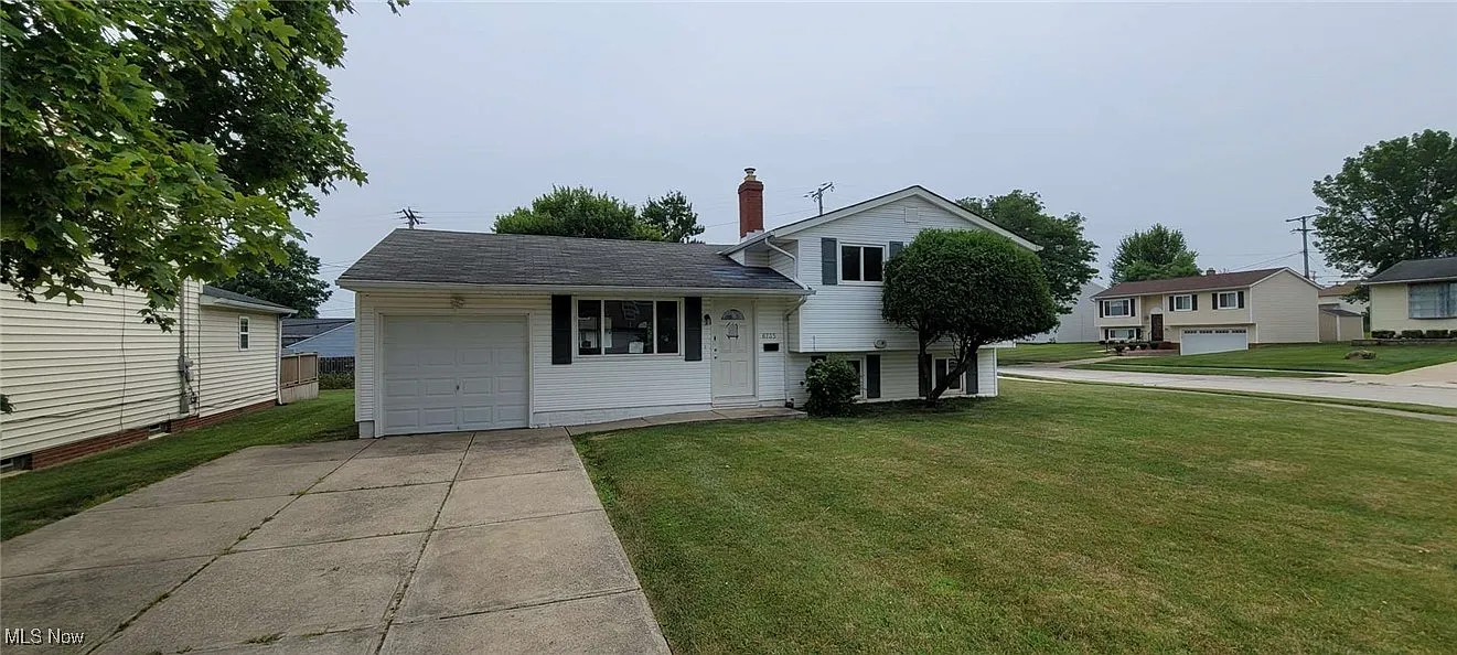 6735 Basswood Dr photo 1
