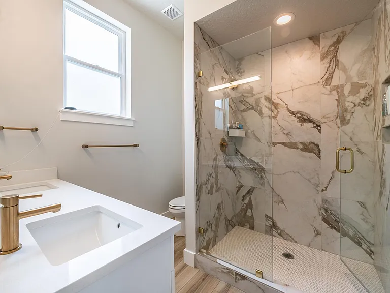 523 E 600 S — Photo 21