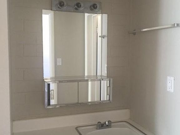 5th image of 547 W 10th St APT C