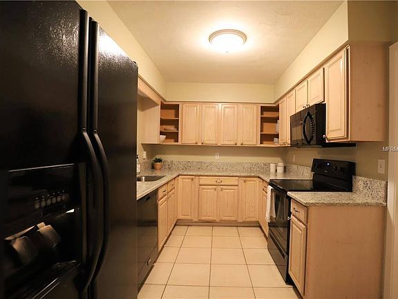 4th image of 2765 Avocado Dr