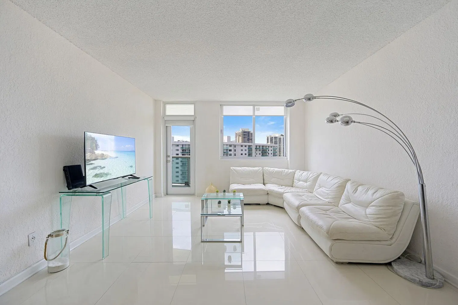 3 bed, 2.0 bath, 1668 sqft, $6,933 — Photo 1