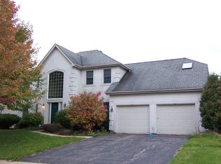 1440 Eagle Brook Dr, Geneva, IL 60134