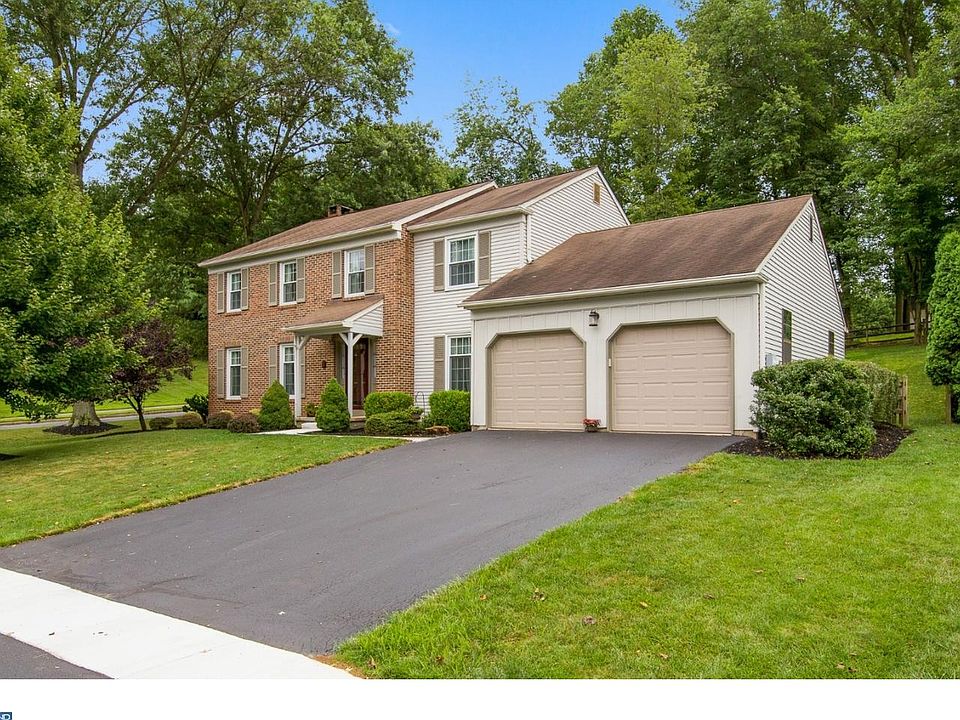 1st image of 1 Tall Oaks Dr