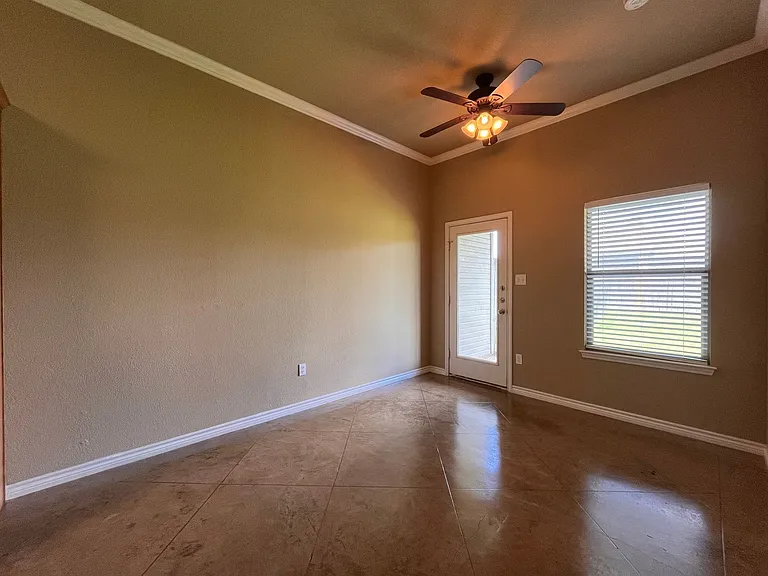 3037 Breton St — Photo 9
