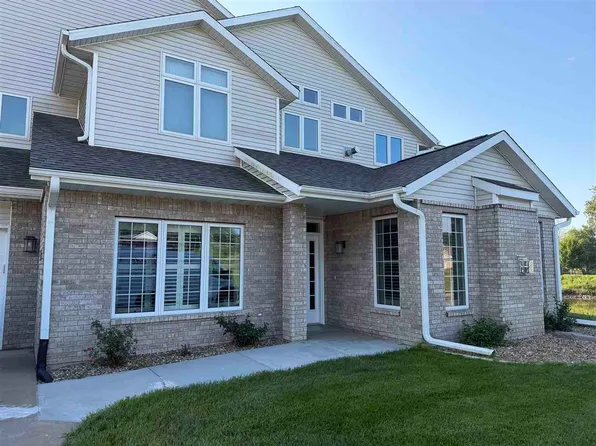 131 Pentire Cir, Iowa City, IA 52245