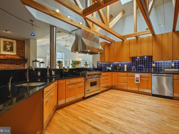 20701 Sabbath Ct, Gaithersburg, MD 20882