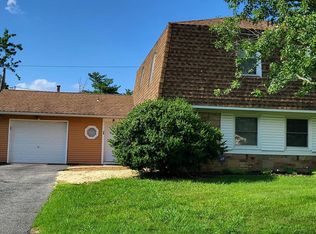 18 Elmire Ln, Willingboro, NJ 08046