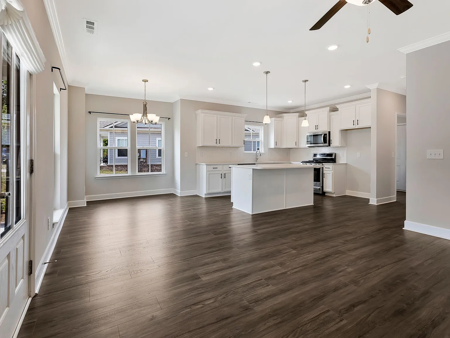3 bed, 2.5 bath, 1754 sqft, $2,700 — Photo 4