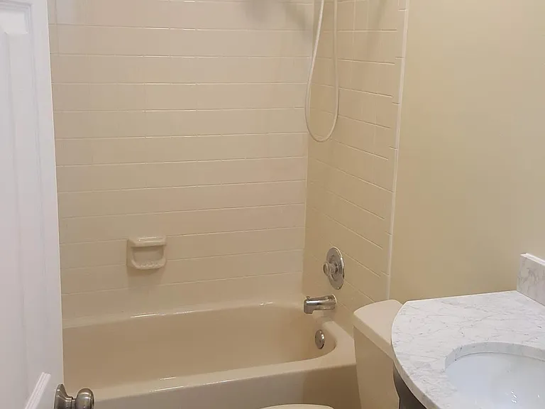 6921 Victoria Dr #A — Photo 11